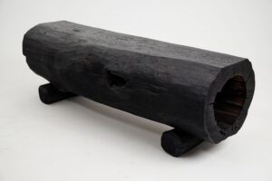 Jownik, Charred Hollow Log Bench – Primitive Form, Bold Presence, main view