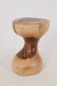 Leszy, Hourglass Side Table – Soft Curves in Solid Wood, main view